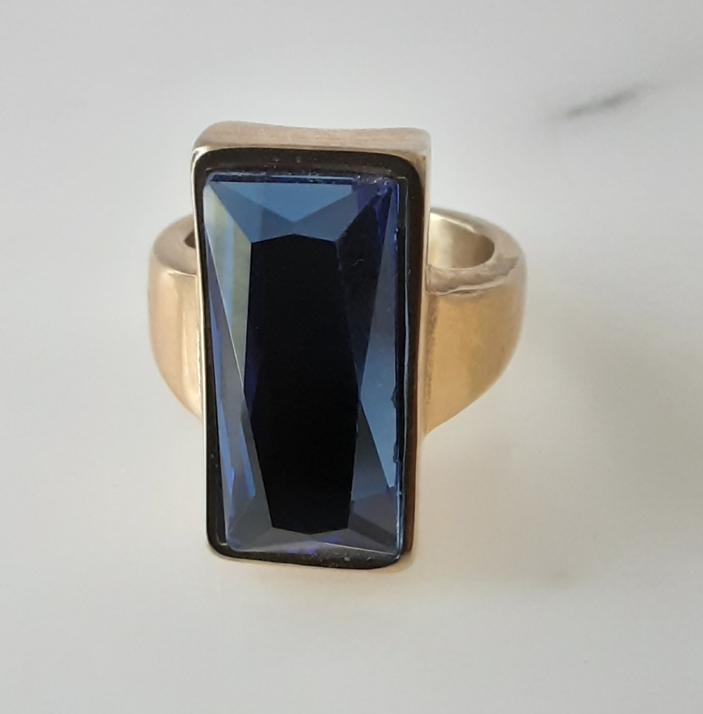 Simulated Topaz Faceted Rectangle Gold Plate Ring Sz 8 - Picture 5 of 7